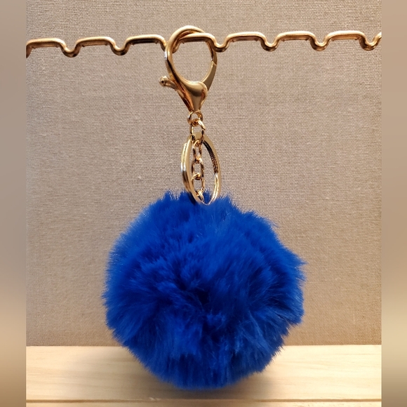 Cute Fashion Faux-Fur Puff Ball - Picture 2 of 8